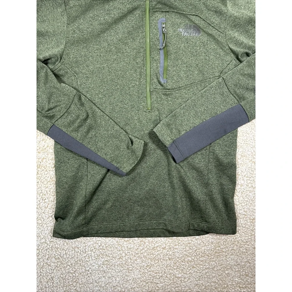 The North Face Men's S Green Heather 1/4 Zip Mock Neck Zip Pocket